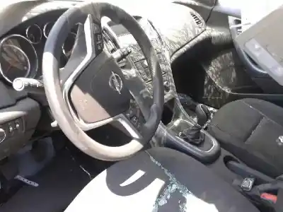 Veicolo di demolizione opel astra j lim. selective business dell'anno 2010 alimentato a17dts