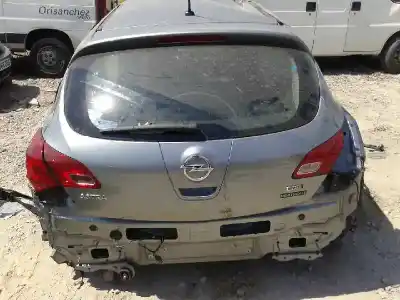 Veicolo di demolizione opel astra j lim. selective business dell'anno 2010 alimentato a17dts