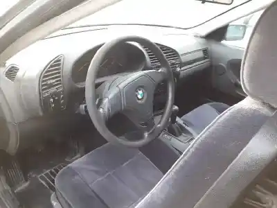 Veicolo di demolizione bmw serie 3 berlina (e36) 325td dell'anno 1995 alimentato d/256t1