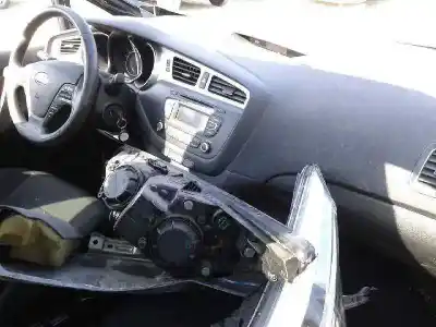 Здавання транспортного засобу kia cee´d 1.4 crdi cat року 2013 потужний d4fc