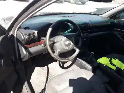 Veicolo di demolizione audi a4 berlina (b5) 1.8 t dell'anno 1998 alimentato aeb