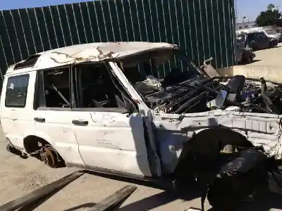 Scrapping Vehicle LAND ROVER DISCOVERY II (L318) 2.5 Td5 4x4 of the year 2003 powered 