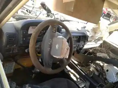 Veículo de Sucata land rover discovery ii (l318) 2.5 td5 4x4 do ano 2003 alimentado 