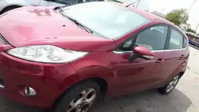 Véhicule à la ferraille ford fiesta (cb1) titanium de l'année 2010 alimenté tzja