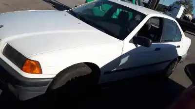 Veicolo di demolizione bmw serie 3 berlina (e36) 2.0 320i dell'anno 1992 alimentato g-206s2