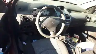 Veículo de Sucata peugeot 206 sw quiksilver do ano 2004 alimentado rhy