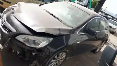 Veículo de Sucata opel astra j lim. cosmo do ano 2010 alimentado a17dtr