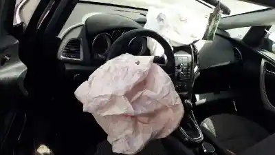 Veículo de Sucata opel astra j lim. cosmo do ano 2010 alimentado a17dtr