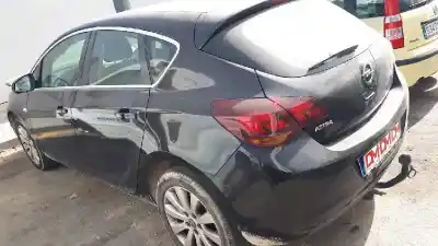 Veículo de Sucata opel astra j lim. cosmo do ano 2010 alimentado a17dtr