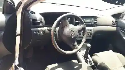 Scrapping Vehicle toyota corolla (e12) 2.0 d-cat of the year 2006 powered 1cd-ftv