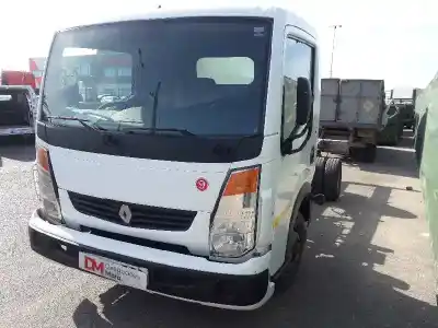 Veicolo di demolizione renault maxity 2.5 diesel dell'anno 2008 alimentato 