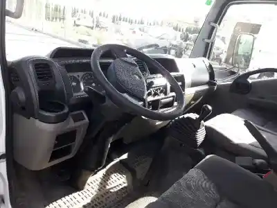 Veicolo di demolizione renault maxity 2.5 diesel dell'anno 2008 alimentato 