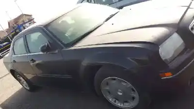 Veicolo di demolizione CHRYSLER 300 C 3.5 dell'anno 2004 alimentato 