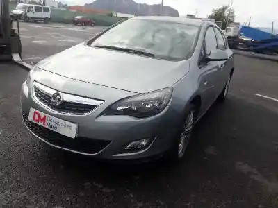 Vehicul casat opel astra j lim. cosmo al anului 2016 alimentat a16xer