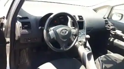 Veículo de Sucata toyota auris luna do ano 2008 alimentado 1zr