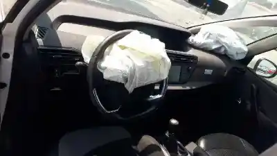 Veículo de Sucata citroen c4 picasso attraction do ano 2015 alimentado 9h05