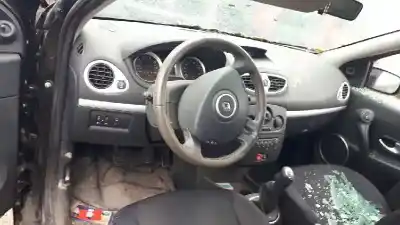 Здавання транспортного засобу renault clio iii exception року 2007 потужний d4f740