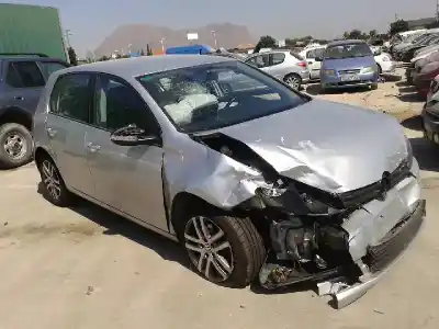 Verschrottungsfahrzeug VOLKSWAGEN GOLF VI (5K1) Advance Bluemotion des Jahres 2011 angetrieben CAY