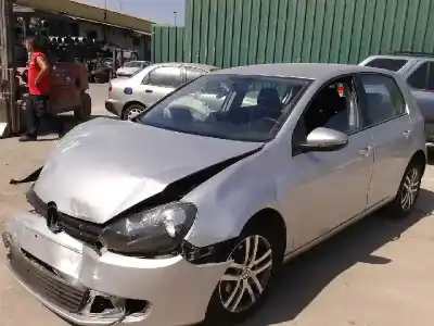 Veículo de Sucata volkswagen golf vi (5k1) advance bluemotion do ano 2011 alimentado cay