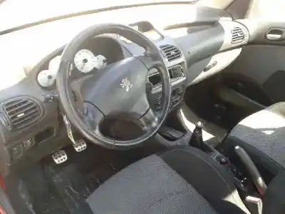 Sloopvoertuig peugeot 206 cc 2.0 16v cat van het jaar 2002 aangedreven rfn