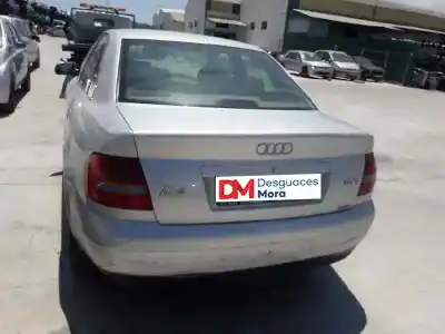 Veicolo di demolizione audi a4 berlina (b5) 1.8 t dell'anno 1999 alimentato aeb