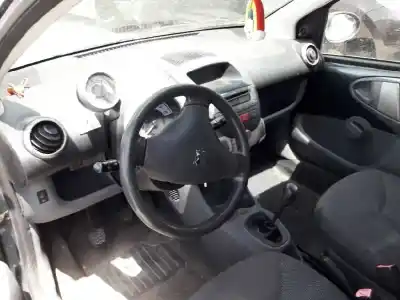 Veículo de Sucata peugeot 107 básico do ano 2005 alimentado 1kr384f