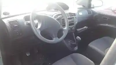 Veicolo di demolizione hyundai matrix (fc) 1.5 crdi gls dell'anno 2002 alimentato d3ea