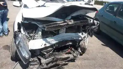 Veículo de Sucata dacia sandero comfort do ano 2016 alimentado 