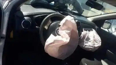 Veículo de Sucata dacia sandero comfort do ano 2016 alimentado 