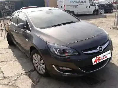 Véhicule à la ferraille opel astra j (p10) 1.7 cdti (68) de l'année 2013 alimenté a17dts