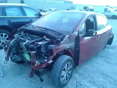 Véhicule à la ferraille PEUGEOT 208 I (CA_, CC_) 1.4 HDi de l'année 2014 alimenté 8H01