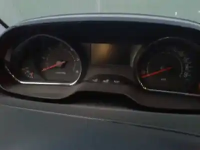 Veicolo di demolizione peugeot 208 i (ca_, cc_) 1.4 hdi dell'anno 2014 alimentato 8h01