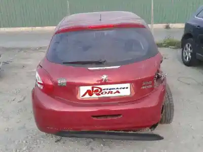 Veicolo di demolizione peugeot 208 i (ca_, cc_) 1.4 hdi dell'anno 2014 alimentato 8h01