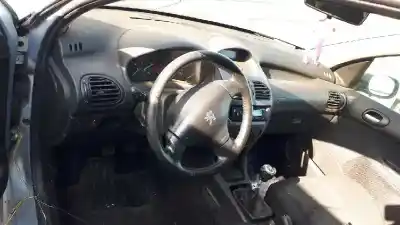 Veículo de Sucata peugeot 206 sw quiksilver do ano 2002 alimentado rhy