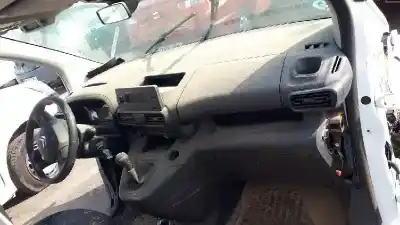 Veículo de Sucata citroen berlingo 1.5 blue-hdi fap do ano 2019 alimentado 