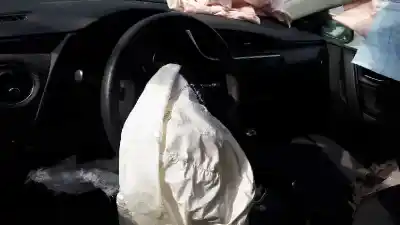 Veicolo di demolizione toyota auris active dell'anno 2017 alimentato 1nd