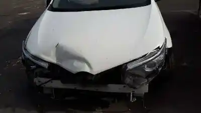 Veicolo di demolizione toyota auris active dell'anno 2017 alimentato 1nd