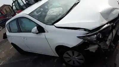 Veicolo di demolizione TOYOTA AURIS Active dell'anno 2017 alimentato 1ND