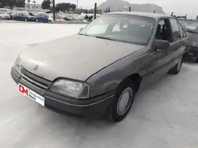 Veículo de Sucata opel omega 2.0 se do ano 1988 alimentado 2.0 se gasolina