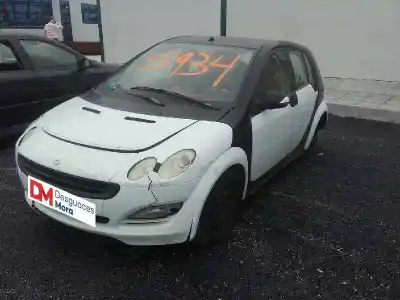 Veicolo di demolizione smart forfour 1.5 cdi cat dell'anno 2006 alimentato om639939