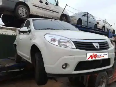 Veículo de Sucata DACIA SANDERO 1.2 16V CAT do ano 2012 alimentado D4F F7