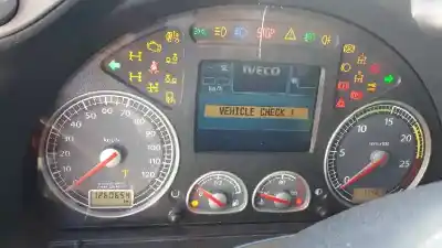 Veículo de Sucata iveco stralis 500 euro 4 do ano 2008 alimentado 