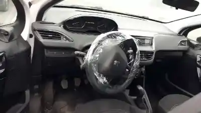 Veicolo di demolizione peugeot 208 access dell'anno 2016 alimentato bh02