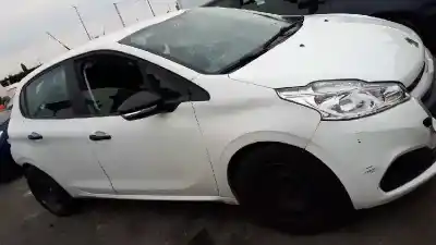 Veicolo di demolizione PEUGEOT 208 Access dell'anno 2016 alimentato BH02