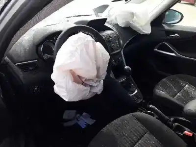 Veículo de Sucata opel zafira tourer excellence do ano 2015 alimentado b16dth