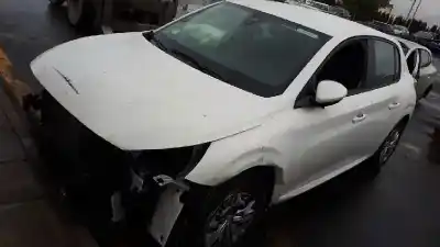 Veículo de Sucata peugeot 208 (p2) active do ano 2021 alimentado yh01