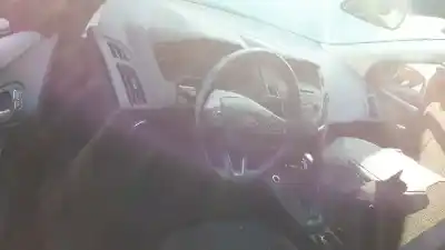 Vehicul casat ford focus lim. 1.6 16v ti-vct al anului 2017 alimentat pndd