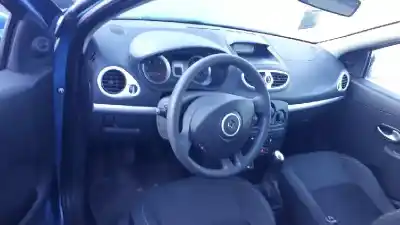 Veicolo di demolizione renault clio iii pack authentique dell'anno 2010 alimentato k9k m7