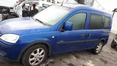 Véhicule à la ferraille opel combo familiar de l'année 2005 alimenté z17dth