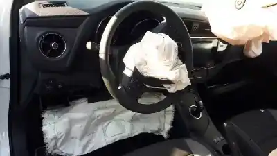 Veículo de Sucata toyota auris hybrid active do ano 2019 alimentado 2zr